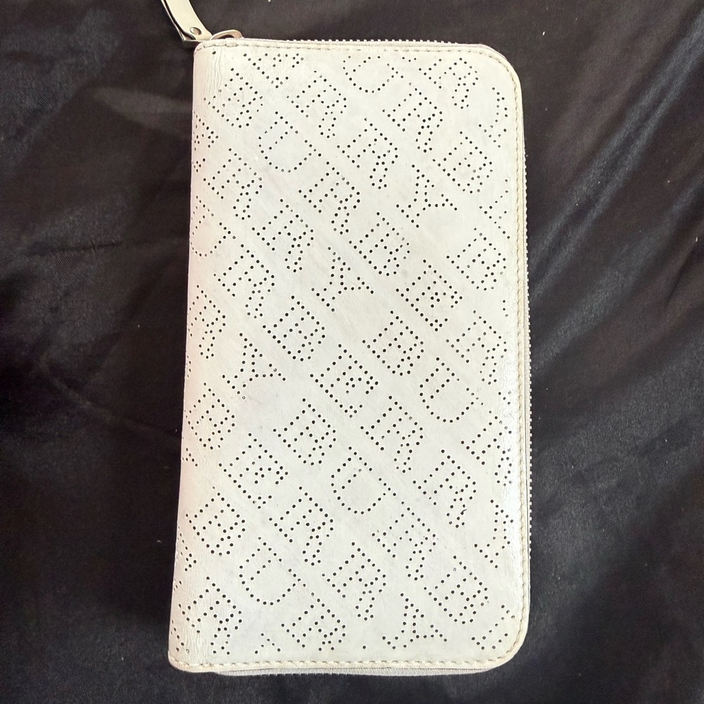 Burberry white Cream Leather Wallet